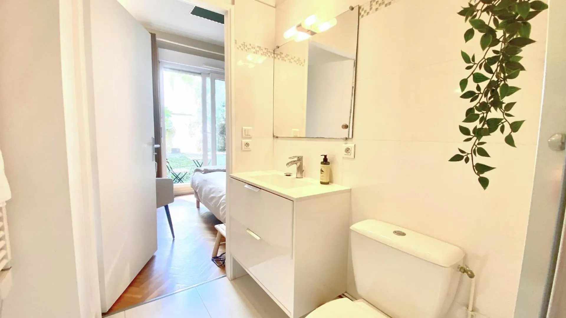 Cosy Avec Salle De Bain Et Jardin Prive * Paris